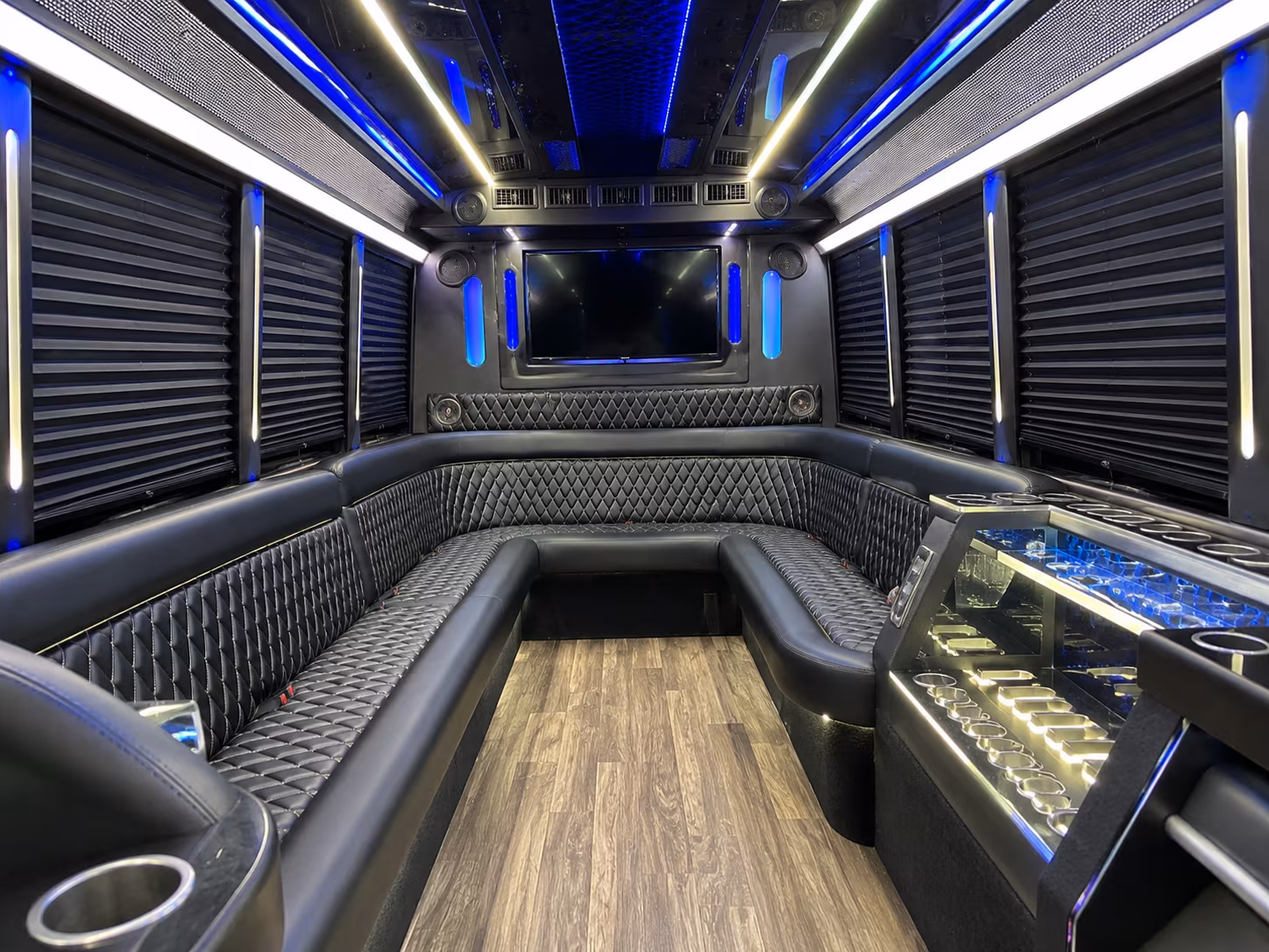 rent a yuma prom party bus or charter bus today